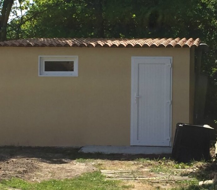 Abri de jardin en béton enduit 1 pente